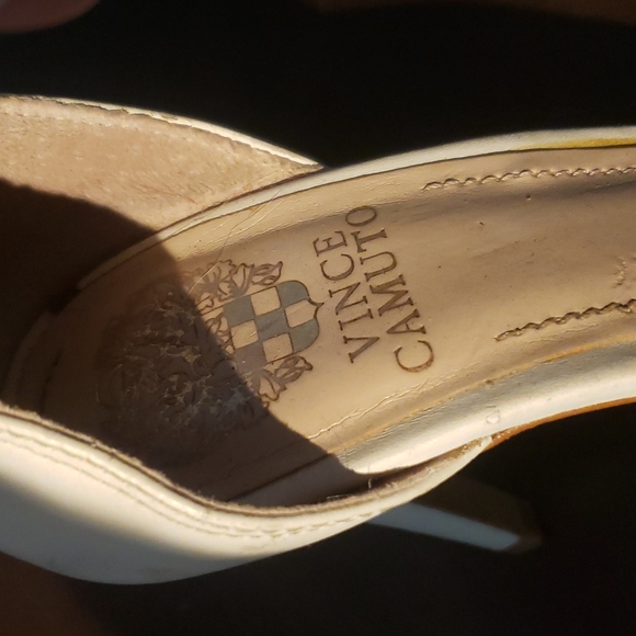 Vince Camuto white and gold stunning heels - Picture 3 of 3
